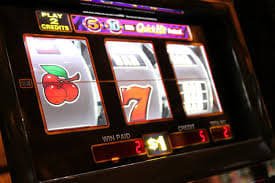 মোবাইলে vs555 bet মেনু পড়ার দৃশ্য